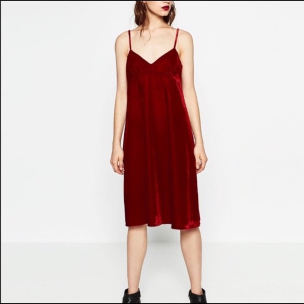 ✨♥️Zara Red Velvet Slip Dress♥️✨S✨NWOT✨